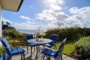 Stylish Seaside Townhouse with 2 Bedrooms & Panoramic Sea Views